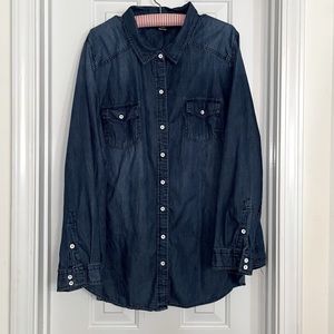 PLUS SIZE DENIM BUTTON UP